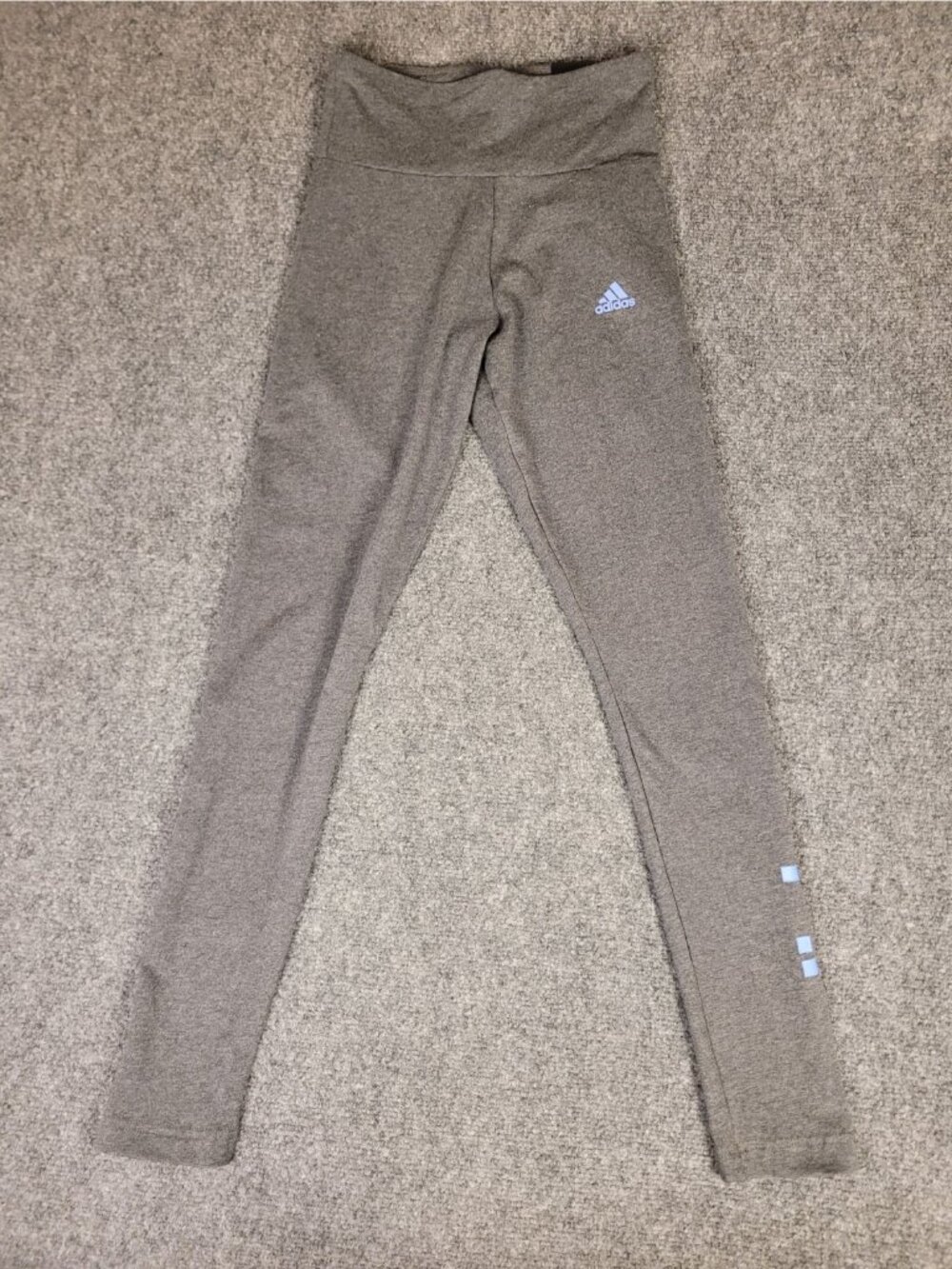 NWT Adidas High-Waisted Logo Leggings Women's XS Dark Grey Heather/Blue Fusion - Picture 2 of 7